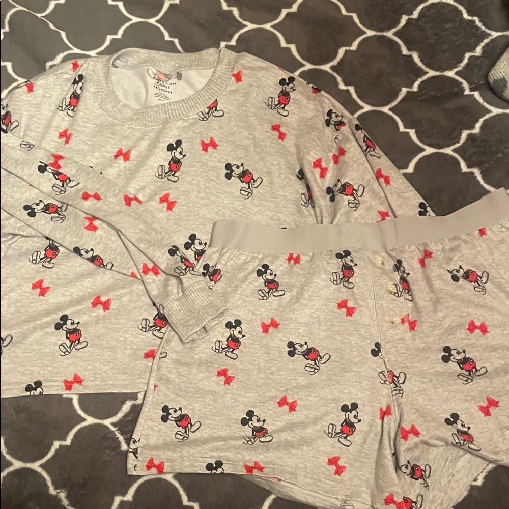 American Eagle Disney Collection Mickey Mouse Crop long sleeve & shorts large